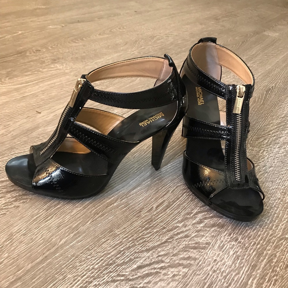 MICHAEL by Michael Kors size 8 cage heel